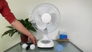 【Free shipping】Luckypo black solar electric fan with charger stand fan or desk fan rechargeable solar fan 18/16/14/12 Inch with 2 bulb solar panel DC 220v AC charging fan emergency light waterproof IP67 continuous work for 48 hours 2025NEW YESQ