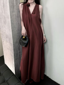 ชุดเดรสยาวแขนกุดคอวีสีแดงเข้มหรูหราสำหรับผู้หญิง ชุดราตรียาวคลุมเข่า กระโปรงทรงเอ เดรสยาวปานกลาง