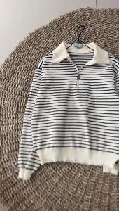 Atasan Garis Import Bat: Bahan Berkualitas Tinggi & Desain Elegan