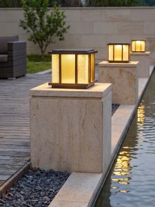 VINCAN | Solar Garden Gate Post Light