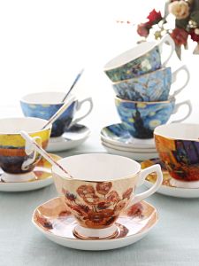 Van Gogh Coffee Cup And Plate Oil Painting Bone China British Luxury Afternoon Tea Cup European Style Creative Souvenir Ceramic Cup Spoon