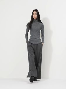 [Auth UniqIo] Áo Len Ôm Dáng Cổ Lọ Siêu Mịn Merino Nữ - Tag Nhật