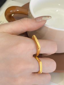Gold Finish Titanium Steel Ring for Women Color Retention Smooth Surface Fashionable Jewelry Ins Popular Design Versatile Accessory