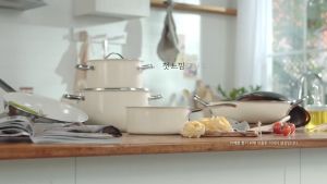 Nồi inox 3 lớp nguyên khối Edelkochen Classic L Collection size 2024cm – Màu Mid Ivory / Satin