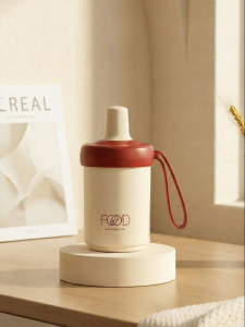 XIAOCHUSHU | Portable Insulated Cup with Lid and Straw