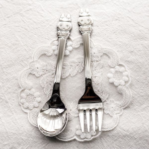 ช้อนสตั๊ดเนื้อหนาสำหรับเด็ก ชุดเครื่องมือทานอาหาร ช้อนและตะเกียบสำหรับทานไอศกรีมและของหวาน อุปกรณ์สำหรับเด็ก สไตล์การ์ตูน