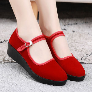 รองเท้าเต้นรำสีแดง รองเท้าผ้าปักสไตล์ปักกิ่งโบราณสำหรับผู้หญิง รองเท้าพื้นหนาแบบสวมหัวกลม รองเท้าลำลองสำหรับฤดูใบไม้ผลิและฤดูใบไม้ร่วง