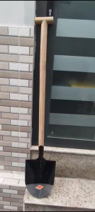 Xẻng xúc đất cán gỗ xẻng đào đất làm vườn