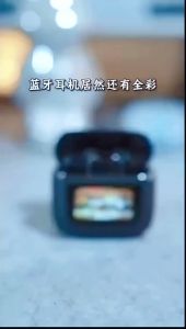 ใหม่ ใหม่ V8 หน้าจอสัมผัสสีเต็มรูปแบบ tws ชุดหูฟังบลูทูธลดเสียงรบกวนไร้สายที่แท้จริงเกมกีฬาในหูอายุการใช้งานแบตเตอรี่ยาวนานเป็นพิเศษ