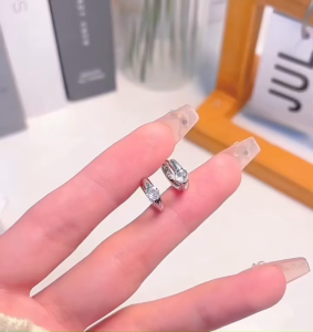GLAMOR✨ต่างหู Pure Loop ตุ้มหูเพชร Zirconia ทรงเรียบหรู 925แท้ ดีไซน์โมเดิร์น ใส่สบาย