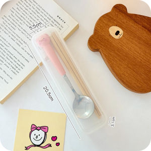 ชุดช้อนส้อมีดพกพาสไตล์น่ารักสำหรับนักเรียนและผู้ใช้ในชีวิตประจำวัน ช้อนตักน้ำซุปสำหรับเด็ก ช้อนตักข้าวลายการ์ตูนสำหรับผู้หญิง