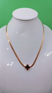 Kalung WanitaKalung Bunga Hitam CL 05 TitaniumS.Steel Tahan Lama Anti Karat KS014