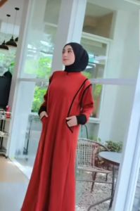 Salvia Dress Gamis Strip Hitam Elegan Bahan Crinkle Airflow Terbaru