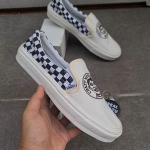 OBRAL SEPATU SLIP ON VANESS VAULT OG CRAZY WORLD IT CREAM TANPA TALI 36-43 SEPATU SELOP