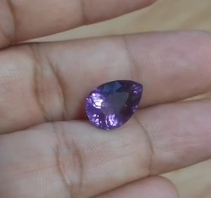 อเมทิสต์ (Amethyst) หินแห่งการบำบัดปัดเป่าสิ่งชั่วร้าย : พลอยธรรมชาติ หินสีม่วง อัญมณีประจำราศีกุมภ์ (14 ก.พ. – 13 มี.ค.) /นน.6.25 ct
