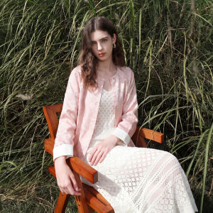 3COLOUR·S | Floral Jacquard Loose Womens Blouse