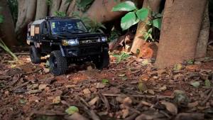 จัดส่งจากจีน [2025] รถกระบะ Mangniu MN82S รถขับเคลื่อนสี่ล้อสำหรับการขับขี่ในภูมิประเทศ  1:12 ขนาดเต็ม RC โมเดลรถของเล่นควบคุมระยะไกล 3.8