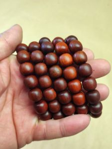 ลูกปัดรูปถัง เครื่องประดับมือทำจากไม้แดง ลูกปัดลายนูนแบบแฮนด์เมด สไตล์โบราณ ไม้เก่า ลูกปัดทรงกลม ขนาดเล็ก