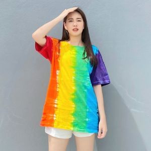 เสื้อยืดลายกราฟฟิตี เสื้อสงกรานต์ 2569 สุภาพสตรีเสื้อยืดแขนสั้นลำลองสไตล์ใหม่ Breathable Top ปีใหม่ร้อยเสื้อผ้าสตรี