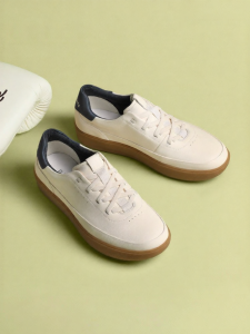 Belle | Comfortable Fleece-lined Black and White Casual Sneakers
