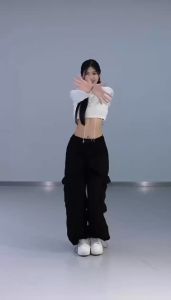 QUẦN TÚI HỘP DÂY RÚT CHẤT LIỆU ĐŨI GIÓ QUẦN JOGER TÚI HỘP FORM RỘNG PHONG CÁCH CÁ TÍNH NĂNG ĐỘNG PHONG CÁCH HOT TREND 2023 - DUBAI FASHION