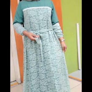 Gamis Brokat Malika: Pilihan Tepat untuk Lebaran