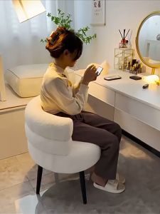เบาะนุ่มสวยมากก เก้าอี้ เก้าอี้แต่งหน้า เก้าอี้โซฟา เก้าอี้โต๊ะเครื่องแป้ง เก้าอี้สไตล์มินิมอล คุณสมบัติอย่างมาก