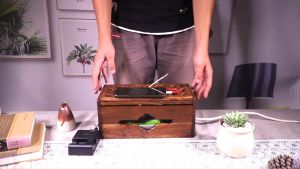 ไม้เนื้อแข็ง แกะสลักไม้ฉลุไม้ กล่องเก็บลวดแกะสลัก กล่องฮับ กล่องเก็บของสายไฟ ปลั๊กบอร์ด ซ็อกเก็ตซ็อกเก็ต กล่องเก็บของ กล่องเก็บมีรูสี่ด้านซ็อกเก็ต