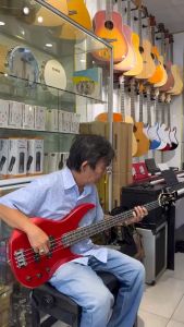 Đàn Guitar Điện Bass Yamaha 4 Dây + Phụ Kiện YN14