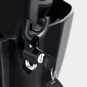 พร้อมตะขอและกุญแจสองอัน