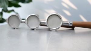 51/53/58mm Puck Screen Coffee Bottomless Portafilterตาข่ายกรองสแตนเลสReusable Silverเครื่องชงกาแฟใช้สากลในครัวเรือนห้องครัวกรองกรองติดต่อฝักบัวหน้าจอ Puckหน้าจอกรองตาข่าย