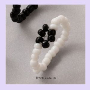 (New)Cincin Manik set 3pcs B&W Cute Cool and Aesthetic Beads / Beads Ring Cute
