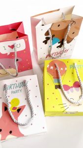 Pinky Bee Kantong Kertas / Paper Bag Ulang Tahun 12x6x15cm 70190200