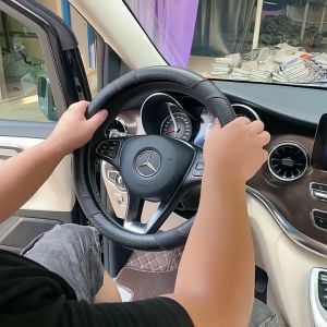 ปลอกหุ้มพวงมาลัยรถยนต์ ISUZU ระบายอากาศได้ดี พวงมาลัยขนาดมาตราฐาน 38ซม ใส่ได้ทุกยี่ห้อ