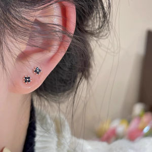 Black Lucky Four Leaf Clover Ear Studs Elegant Simple Versatile Fashionable Jewelry Ear Cuffs Alloy Plated Silver Gold