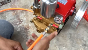 ข้อต่อฟรีพ่นยา ฟรียอย ข้อต่อฟรียอย ข้อต่อสายพ่นยา ขนาด 2 หุน ใช้กับสายพ่นยา เครื่องพ่นยา ปั๊มพ่นยา หัวถอดเร็ว