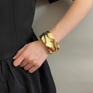 Fashion Exaggerated Ring Foldable Metal Bracelet Female Niche Style Asymmetrical Corrugated Bracelet Minimalist Elegant All-Match Jewelry