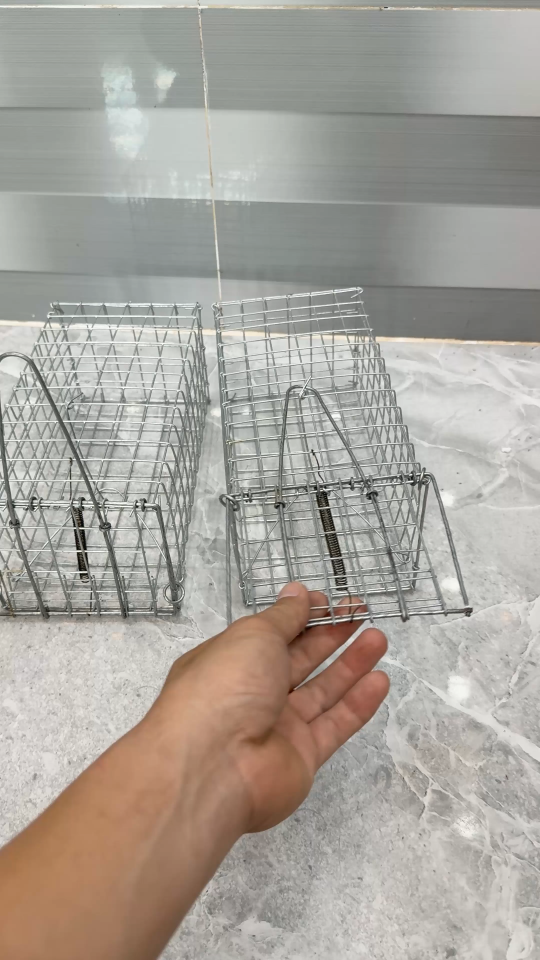 Bẫy Chuột Cống Nhum 10x12x24cm Có Khoen Chống Sẩy