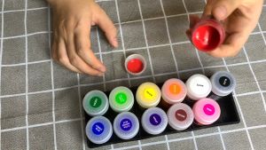 Màu nước Thiên Long 12 màu WACO-05 được đựng trong lọ nhựa dung tích 15ml trong suốt nhận diện được màu bên trong