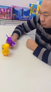 K7000 卡通按压变脸公仔 Cartoon Press-to-Change Face Doll