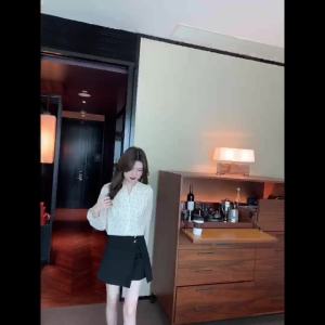 AMMIN 2025 Spring and Autumn new simple round neck fashion sweet ruffled single breasted long sleeve commuter chiffon shirt womans Korean style flared sleeve polka dot print elegant blouse