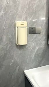 กล่องเก็บเครื่องสำอางลิปสติกผลิตภัณฑ์ดูแลผิวที่ใส่แปรงแต่งหน้าโต๊ะเครื่องแป้งกันฝุ่นหมุนชั้นเก็บน้ำหอมพร้อมฝาปิด