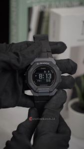 Jam Tangan Pria Casio G-Shock G-Squad GBD-300-1D Black Dial Black Resin Band
