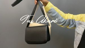 Tas Selempang Wanita Sling Bag Bahan Kulit Sintetis Simple Elegan