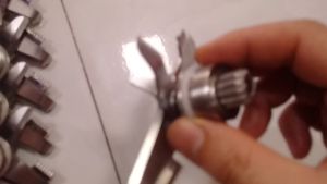 Lưỡi Máy Xay Sinh Tố Công Nghiệp dạng Xoáy Nhồi