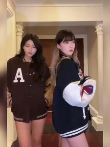 A chock | Original Embroidered American Letters Velvet Baseball Jacket