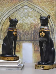 Best Cat God Figurine Home Living Room Bar Cabinet TV Cabinet Decorative Soft Decoration Wealth Cat Display Craft Resin Handmade