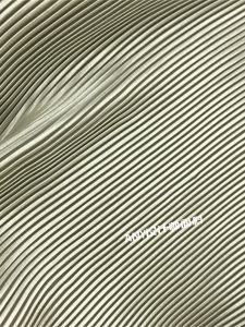 Silver Grey Accordion Pleat Simple Design Fabric DIY Designer Material for Clothing And Handbags Home Sponge Pad Fabric