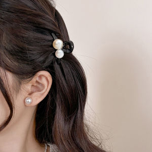 Elegant Pearl Half Updo Hair Clip Womens High-End Feeling Bangs Side Clip Princess Style Braiding Mini Shark Clip Hair Accessories