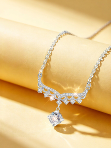 East Beauty | Pure Silver 998 Pendant Necklace Moissanite